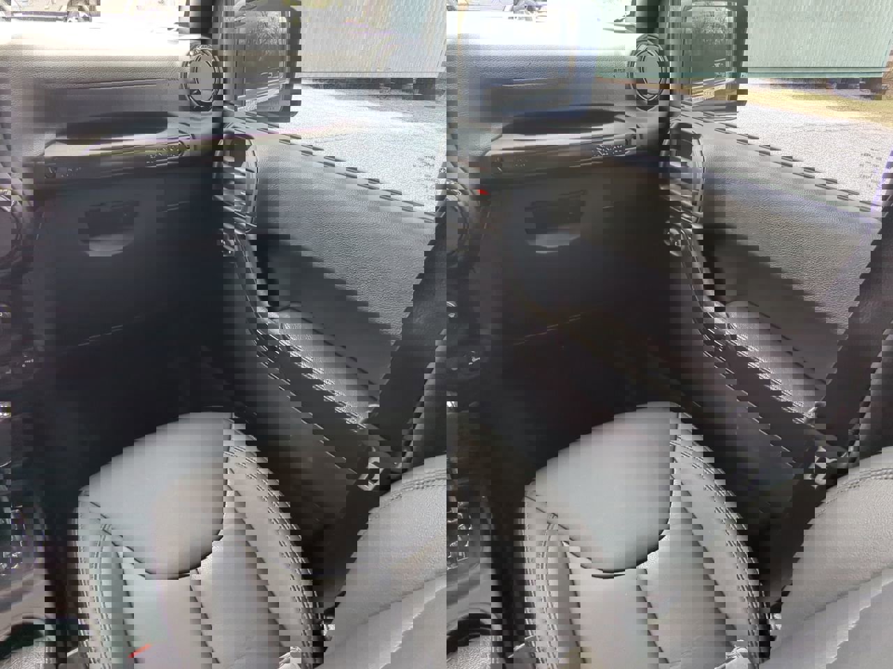 Used 2017 Jeep Wrangler Unlimited Sahara image 15