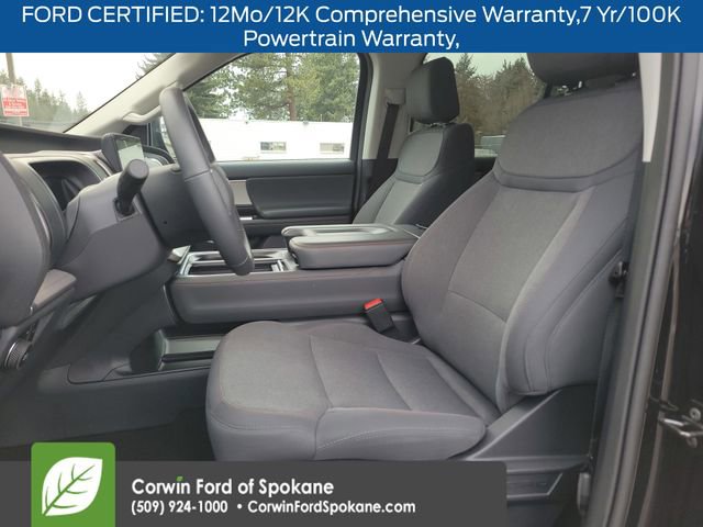 Certified 2025 Ford Expedition Active AWD/4WD image 3
