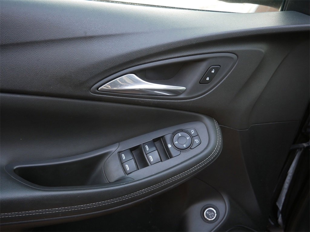 Used 2022 Buick Encore GX Select w/ Sport Touring Package image 15