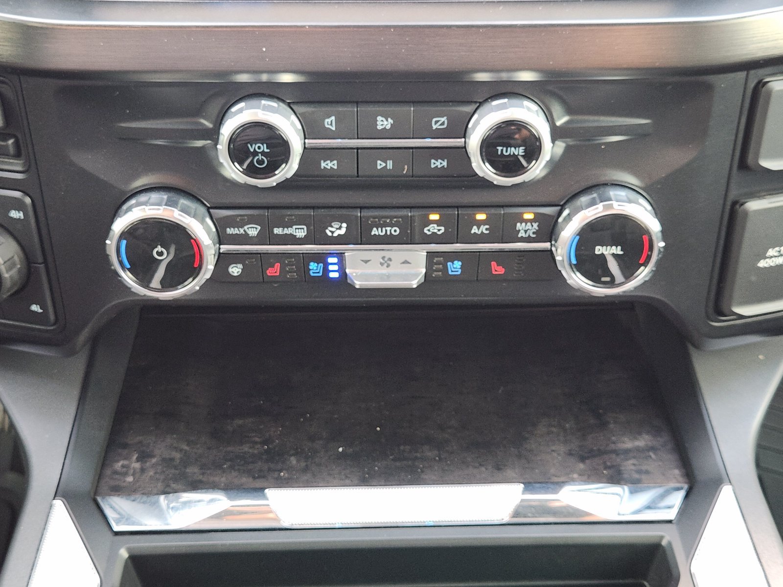 Certified 2024 Ford F350 Lariat w/ Lariat Ultimate Package AWD/4WD image 21