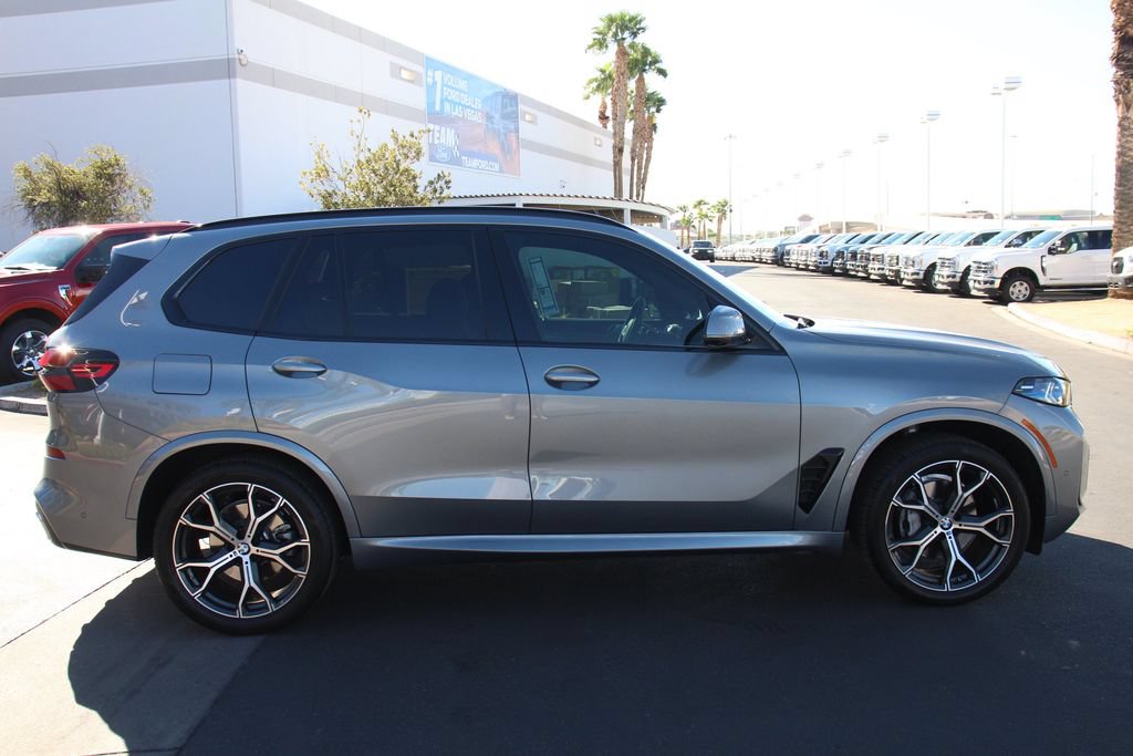 Used 2026 BMW X5 xDrive40i w/ M Sport Package AWD/4WD image 10