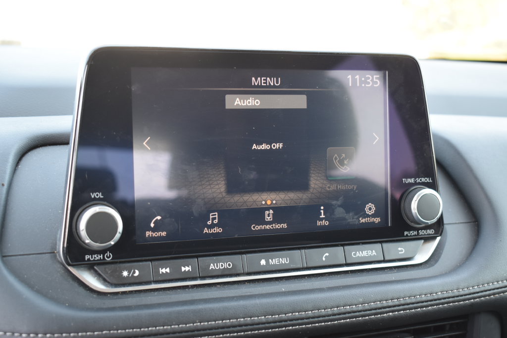 Used 2024 Nissan Rogue S AWD/4WD image 11