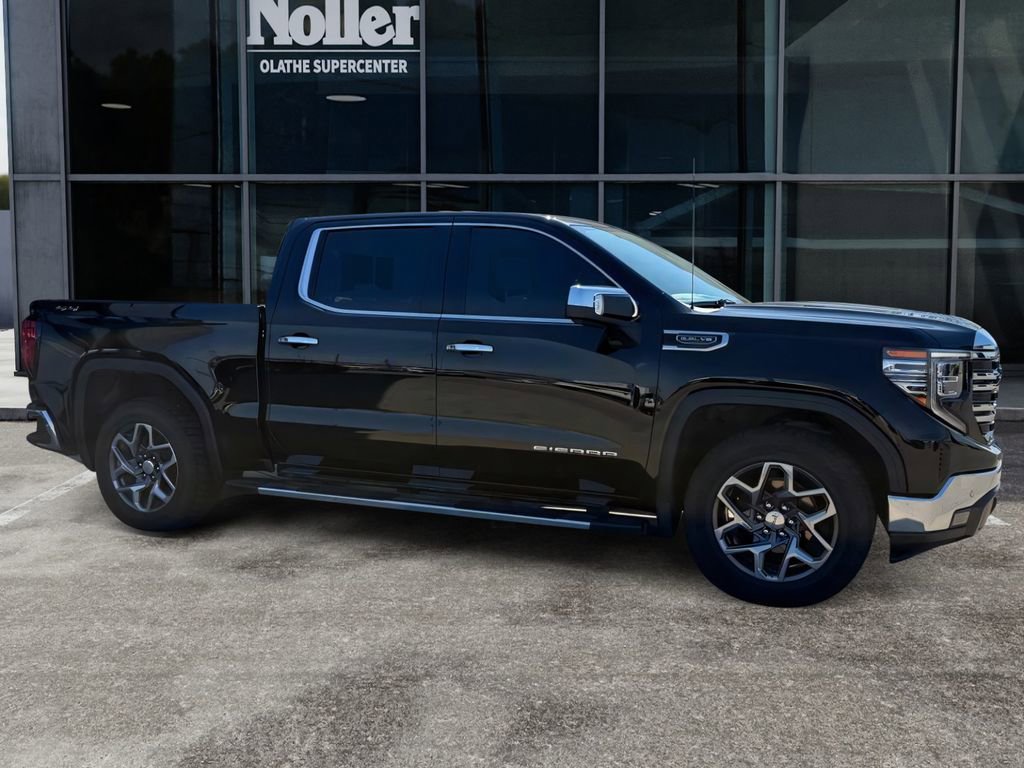 Used 2022 GMC Sierra 1500 SLT w/ SLT Premium Plus Package AWD/4WD image 2
