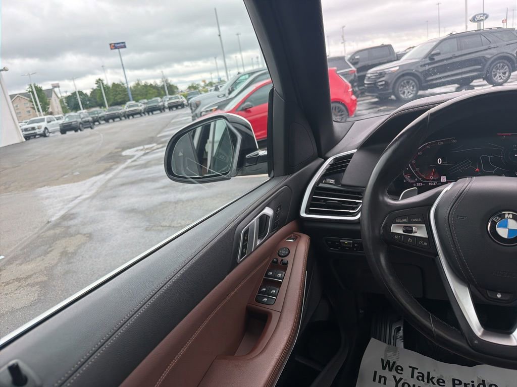 Used 2019 BMW X5 xDrive40i w/ Convenience Package AWD/4WD image 16