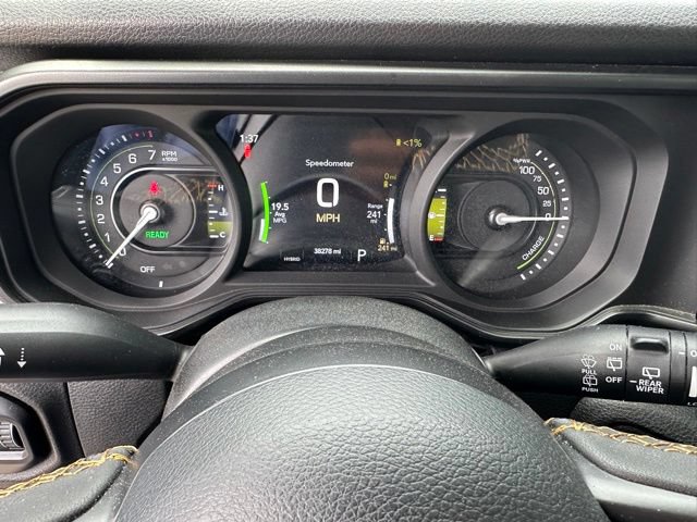 Used 2024 Jeep Wrangler Unlimited w/ Convenience Group AWD/4WD image 23