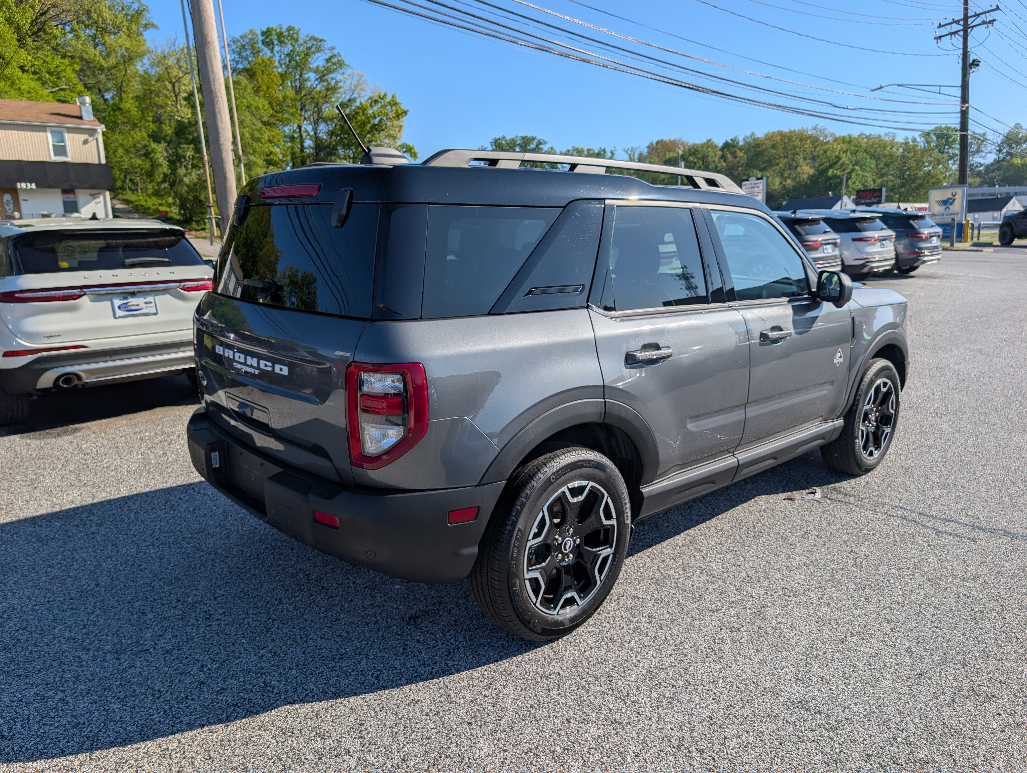 Certified 2025 Ford Bronco Sport Outer Banks w/ Outer Banks Tech Package+ AWD/4WD image 4