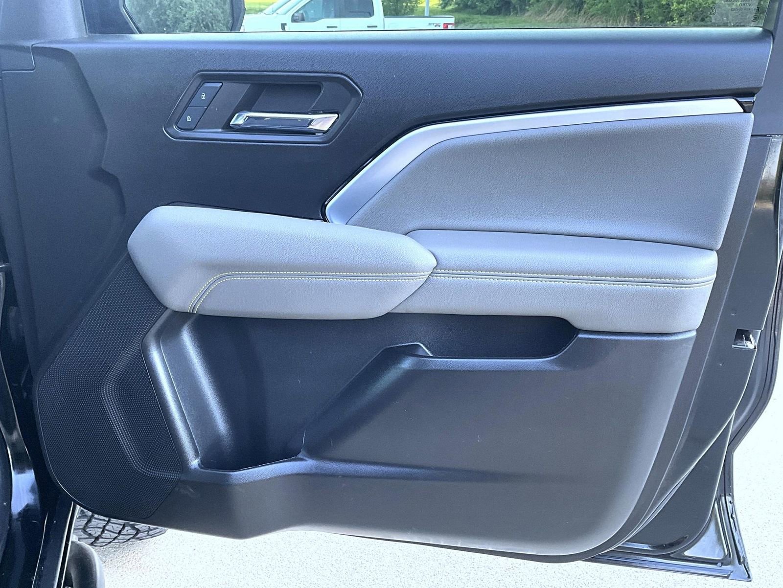 Used 2024 Chevrolet Colorado ZR2 w/ Technology Package AWD/4WD image 17