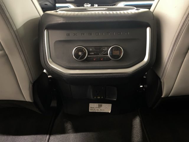 Certified 2025 Ford Expedition Max Platinum w/ Driver's Package AWD/4WD image 32