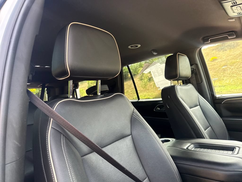 Used 2023 GMC Yukon SLT w/ SLT Luxury Package AWD/4WD image 36