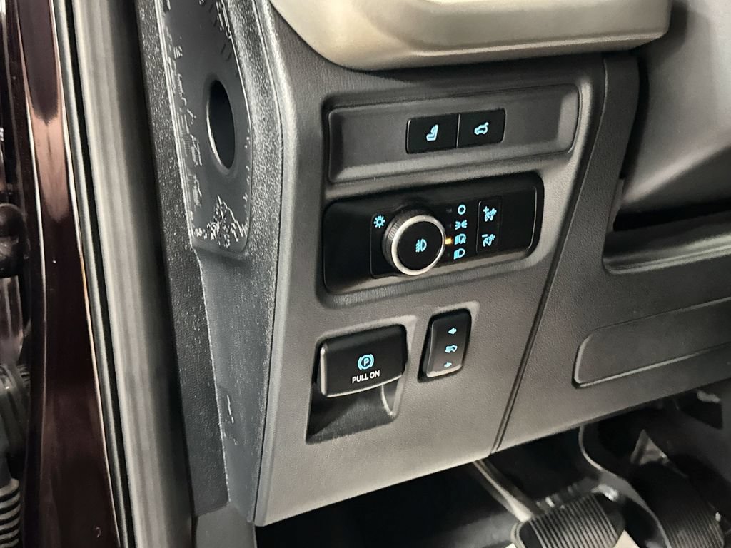 Certified 2024 Ford Expedition XLT RWD image 16