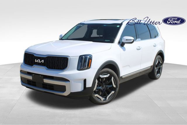 Used 2025 Kia Telluride EX w/ EX Captain's Chair Package