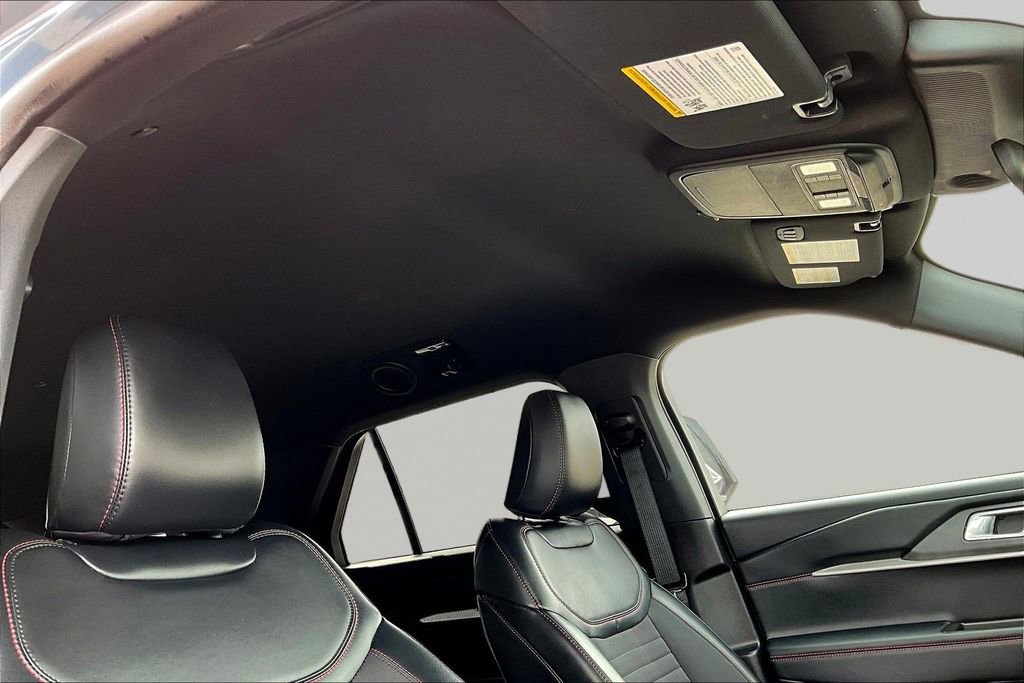 Certified 2025 Ford Explorer ST-Line image 26