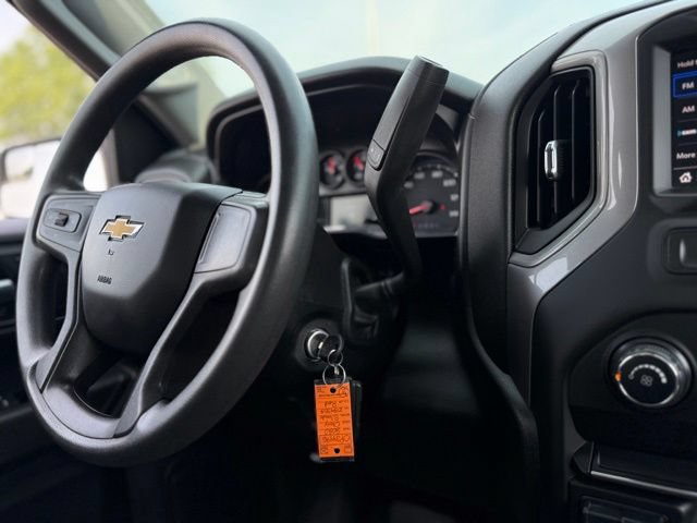 Used 2020 Chevrolet Silverado 1500 Custom w/ Custom Value Package AWD/4WD image 9