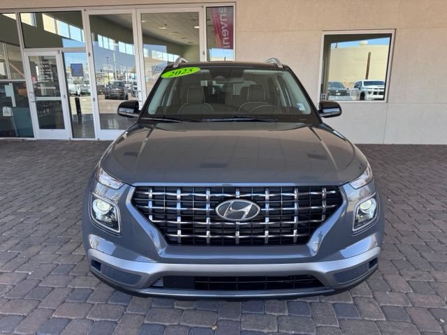 Used 2025 Hyundai Venue Limited FWD image 8