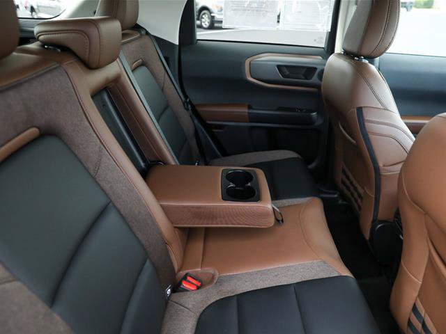 Certified 2025 Ford Bronco Sport Outer Banks w/ Outer Banks Tech Package+ AWD/4WD image 32