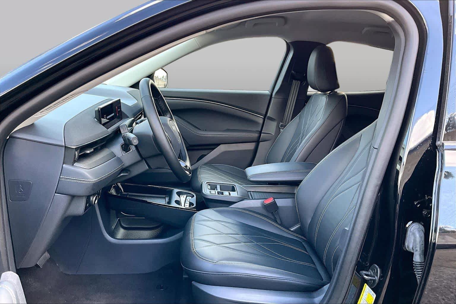 Certified 2025 Ford Mustang Mach-E Select w/ Comfort Package Lite RWD image 9