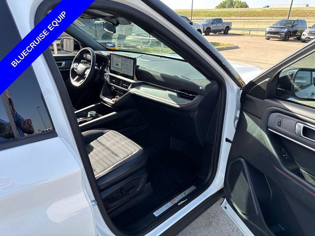 Certified 2025 Ford Explorer ST-Line w/ Premium Package RWD image 16