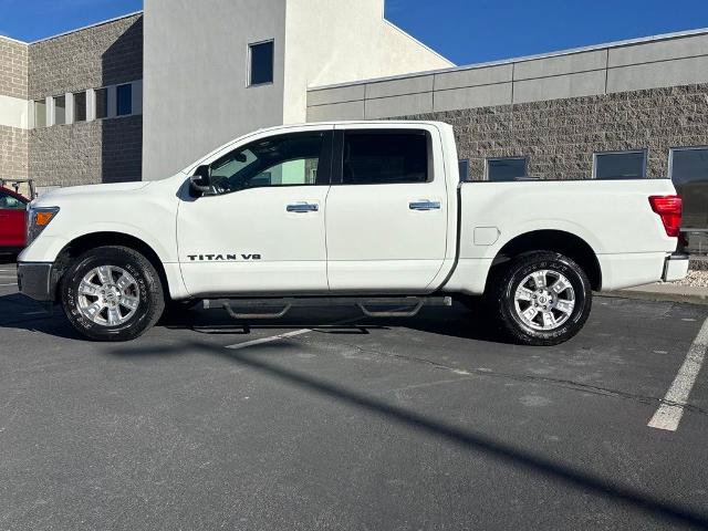 Used 2018 Nissan Titan SV w/ SV Convenience Package AWD/4WD image 2