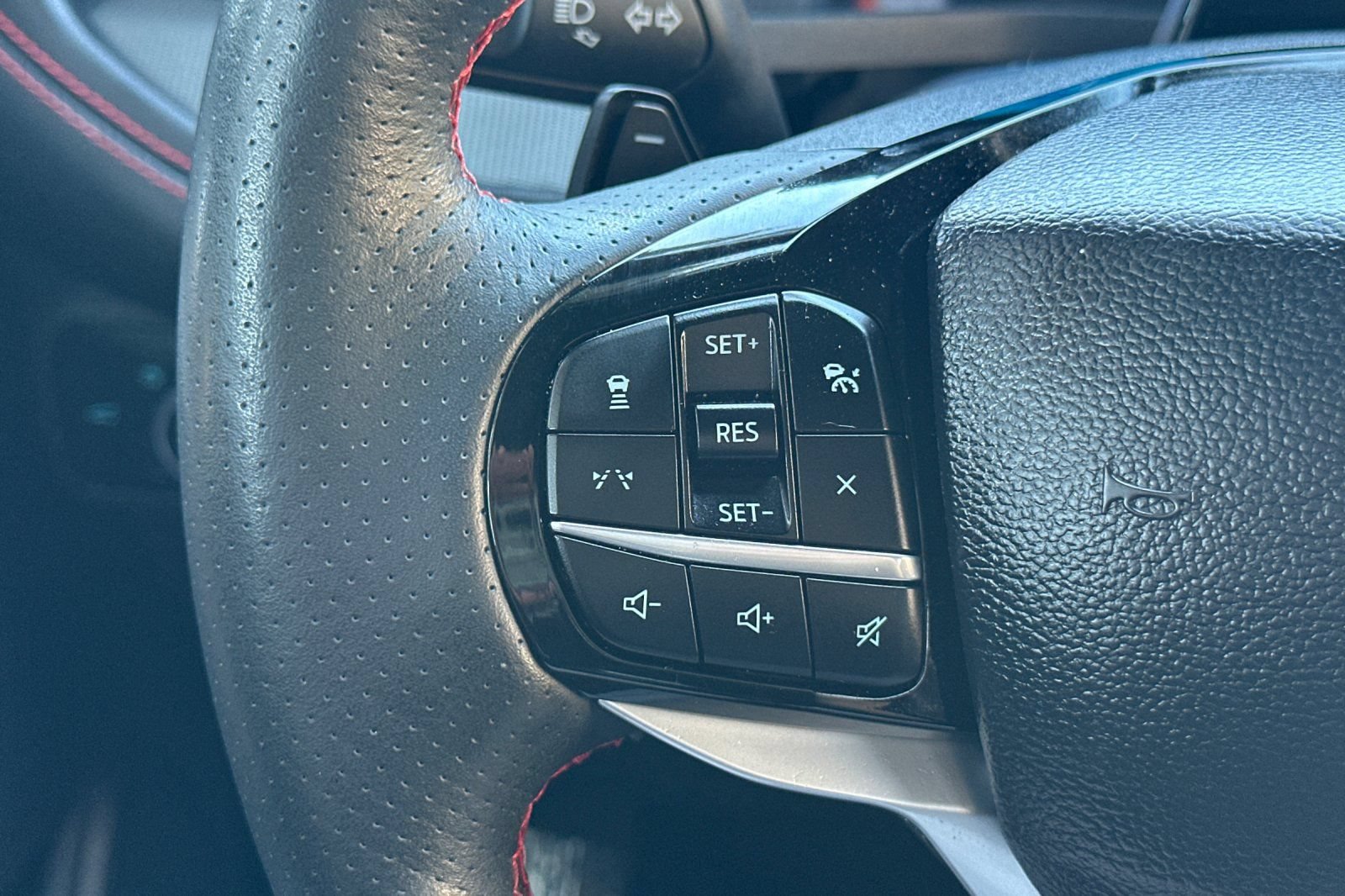 Certified 2025 Ford Explorer ST AWD/4WD image 38