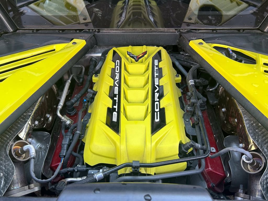 Used 2021 Chevrolet Corvette Stingray Premium Cpe w/ Z51 Performance Package image 15