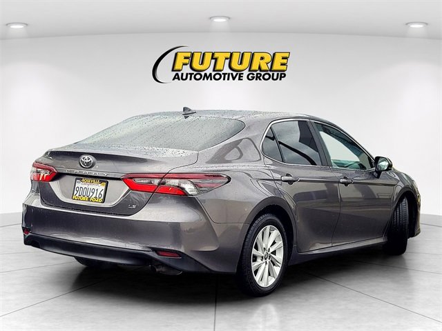 Used 2023 Toyota Camry LE image 5