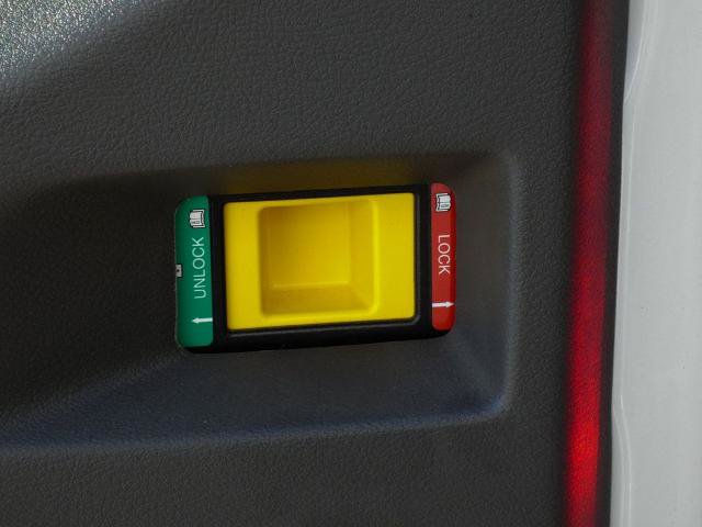 Certified 2025 Ford Transit 350 XLT RWD image 30