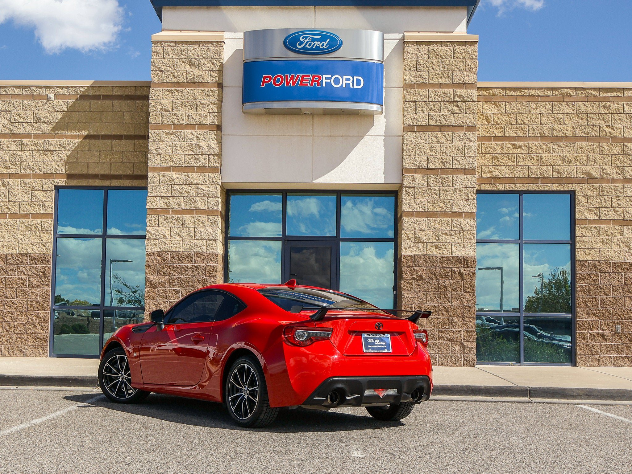Used 2018 Toyota 86 RWD image 8