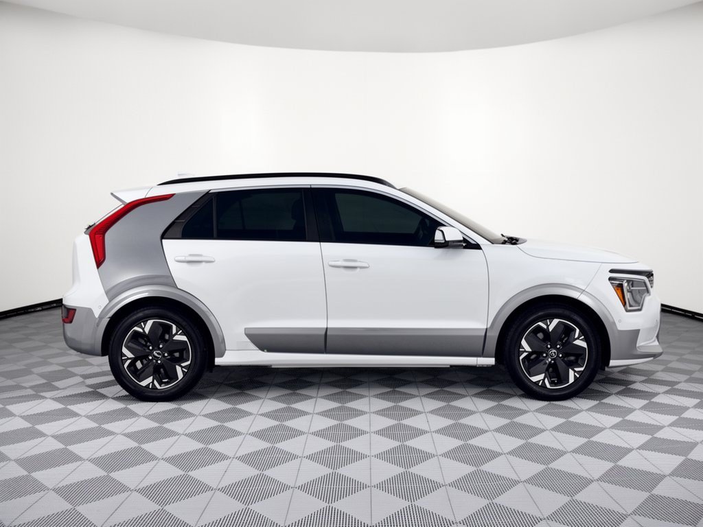 Used 2023 Kia Niro Wave FWD image 8