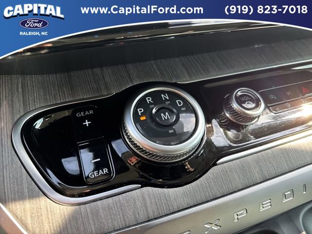 Certified 2025 Ford Expedition Max Platinum w/ Platinum Ultimate Package AWD/4WD image 31