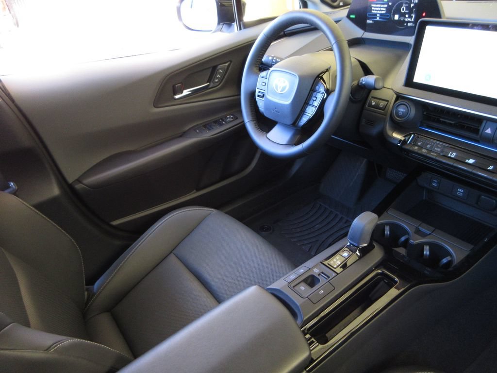 Used 2026 Toyota Prius Limited w/ Limited Premium Package FWD image 20