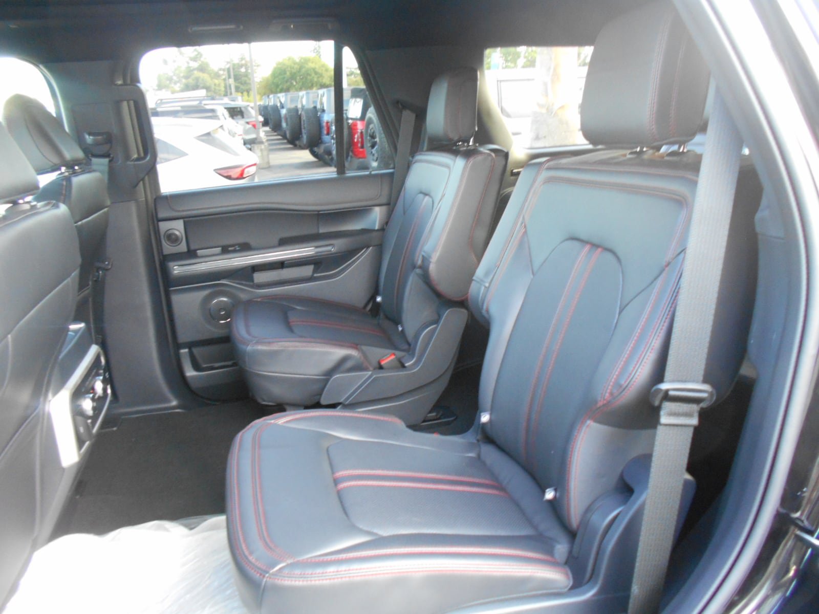 Certified 2024 Ford Expedition Limited RWD image 29