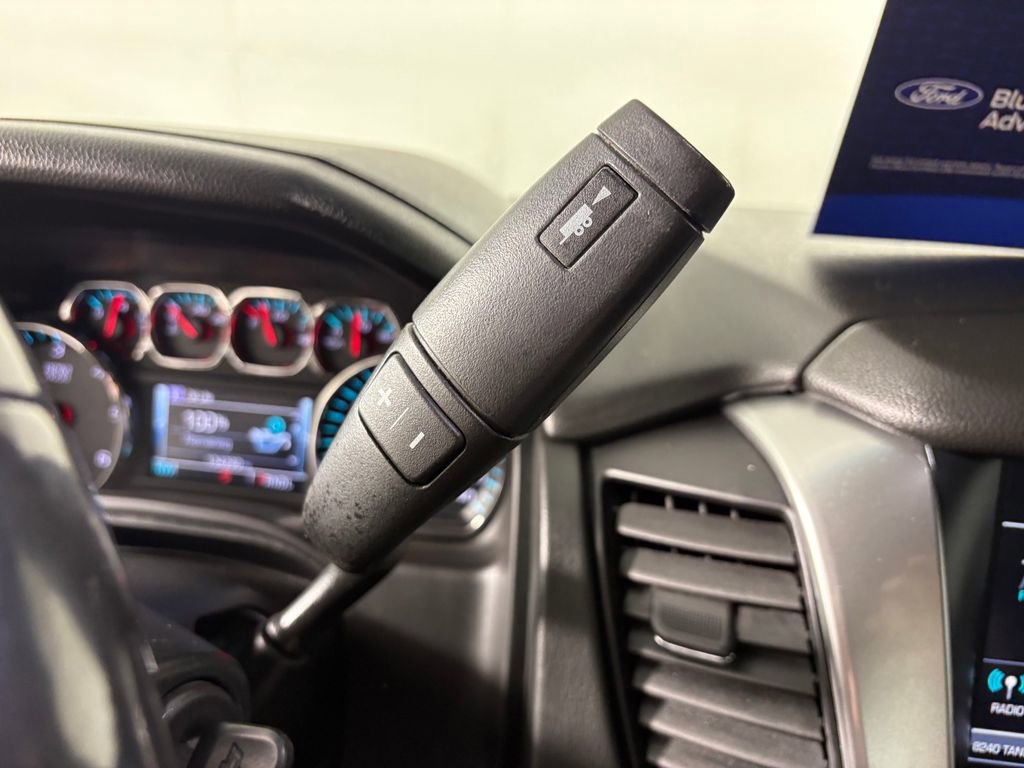 Used 2018 Chevrolet Suburban LT image 20