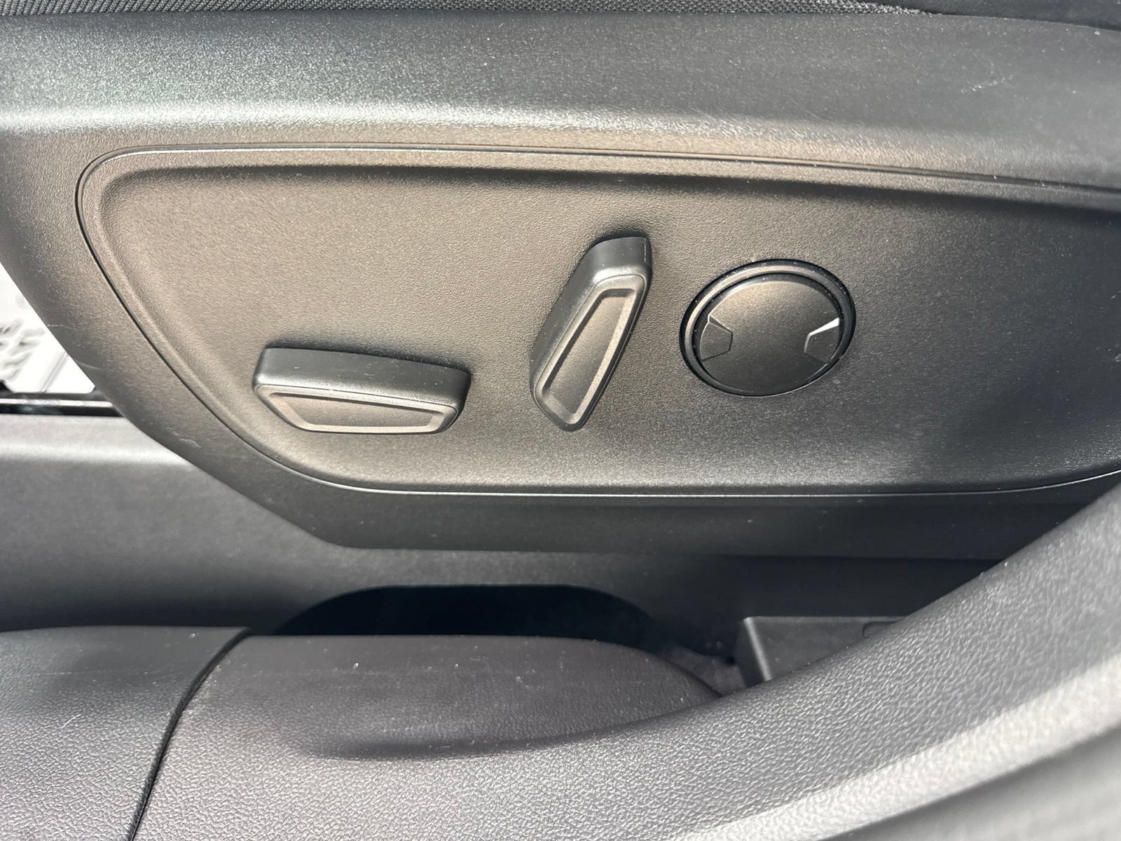 Certified 2023 Ford Escape ST-Line Select AWD/4WD image 23