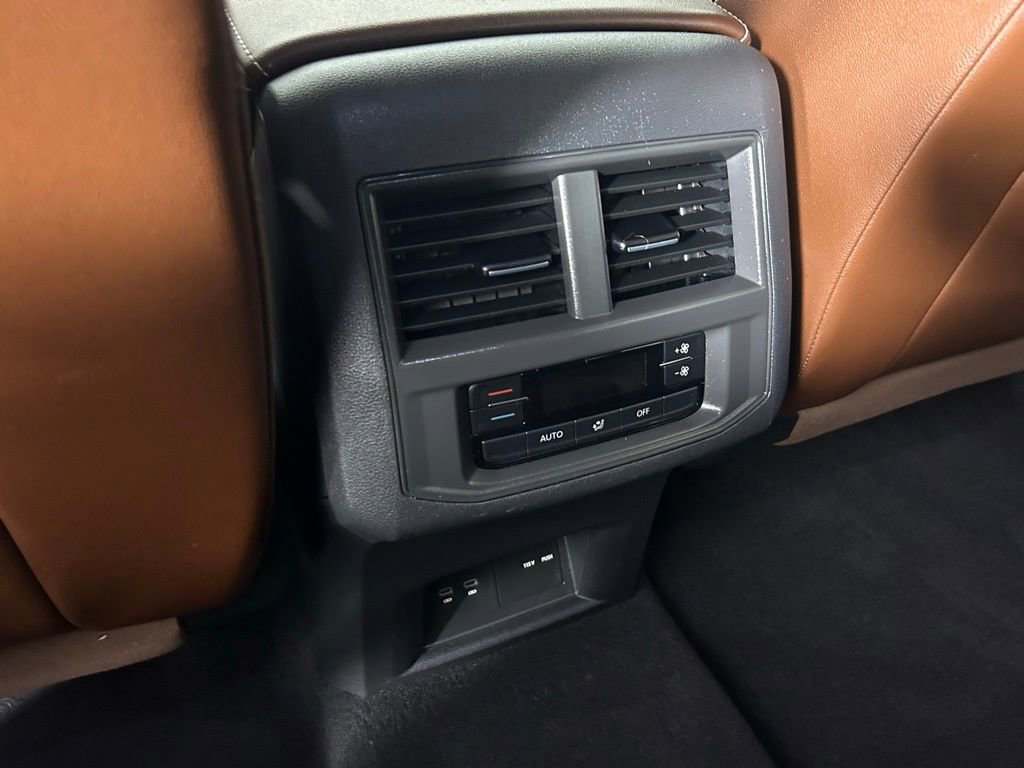 Used 2023 Volkswagen Atlas SE AWD/4WD image 15