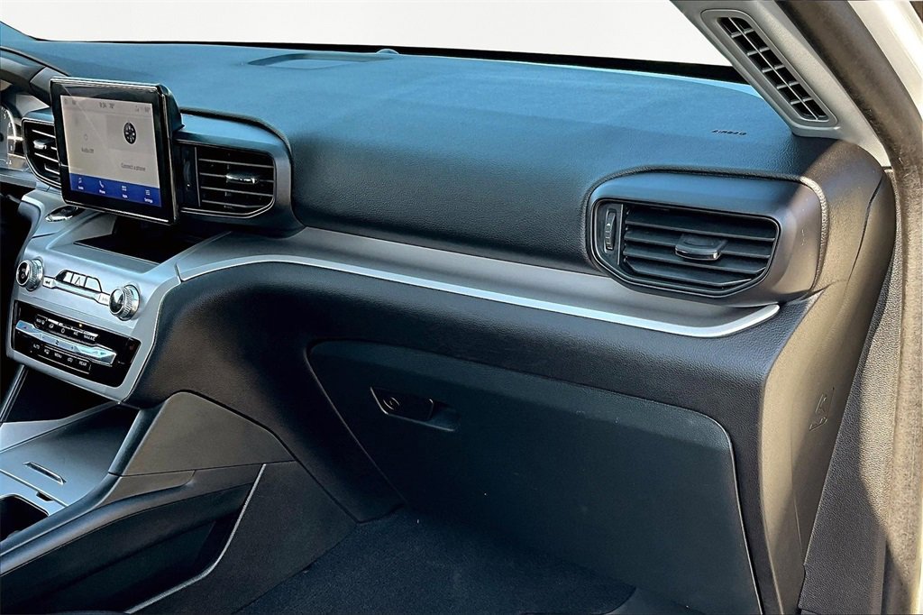Certified 2023 Ford Explorer XLT image 17