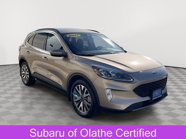 Certified 2021 Ford Escape Titanium w/ Class II Trailer Tow Package AWD/4WD image 1