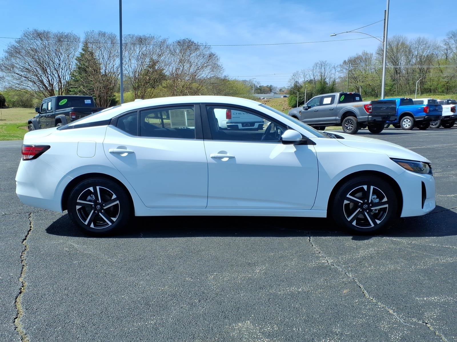 Used 2025 Nissan Sentra SV image 5