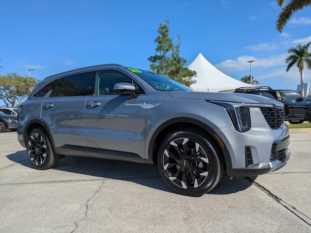 Used 2025 Kia Sorento SX image 10