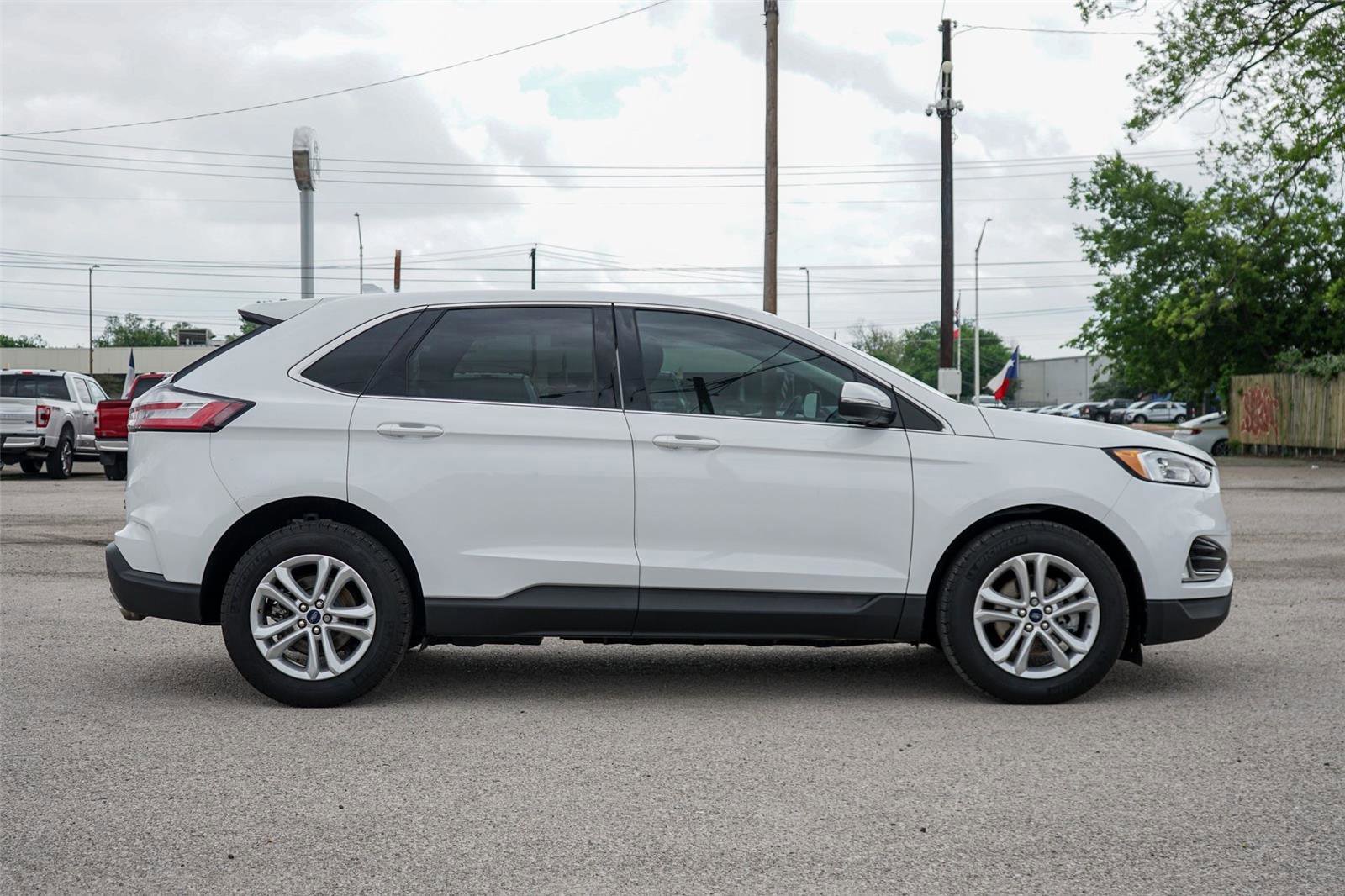 Certified 2019 Ford Edge SEL w/ Equipment Group 201A image 2