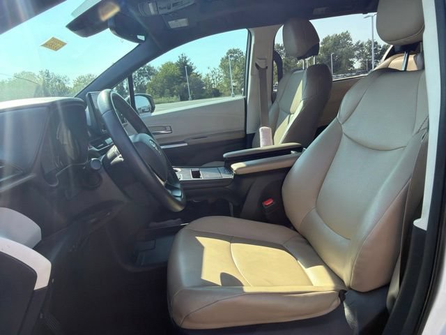 Used 2021 Toyota Sienna XLE FWD image 27