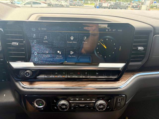 Used 2023 Chevrolet Silverado 1500 LT AWD/4WD image 16