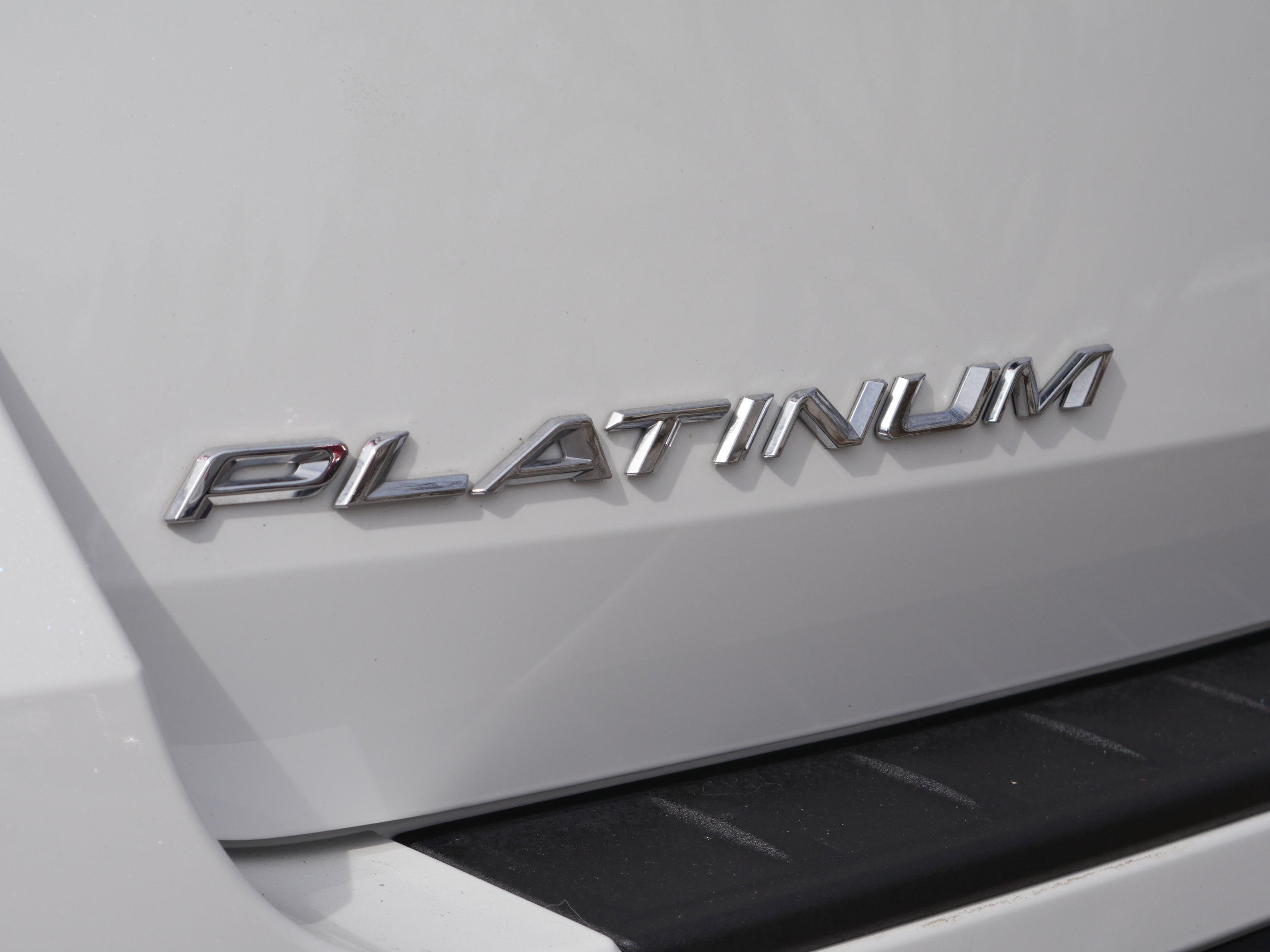Certified 2025 Ford Explorer Platinum w/ Ultimate Package AWD/4WD image 27