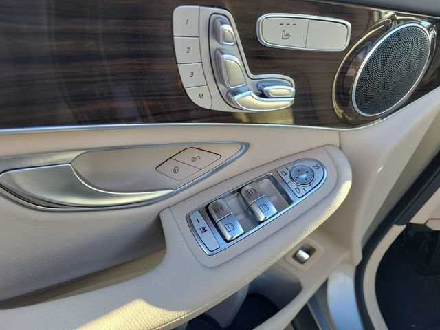 Used 2021 Mercedes-Benz GLC 300 image 23
