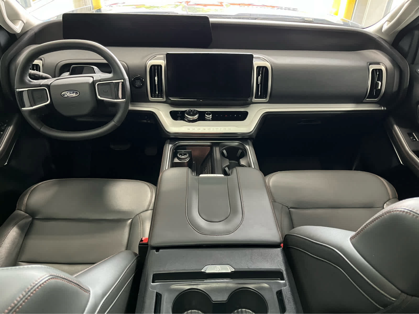 Certified 2025 Ford Expedition Active AWD/4WD image 18