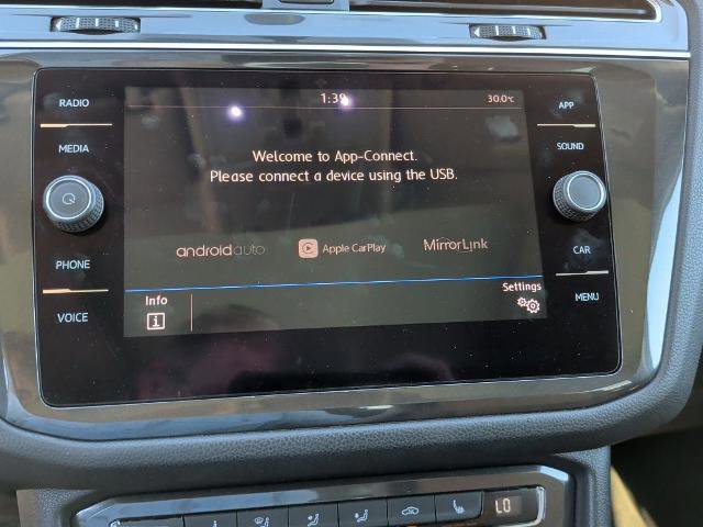 Used 2018 Volkswagen Tiguan SE w/ Panoramic Sunroof Package image 30