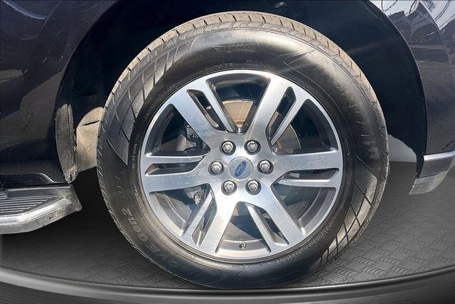 Certified 2023 Ford Expedition Limited image 11