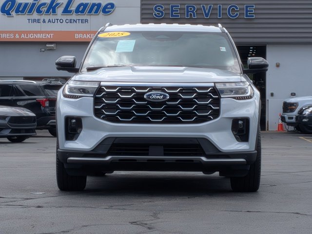 Certified 2026 Ford Explorer Platinum w/ LUX Leather Package AWD/4WD image 2