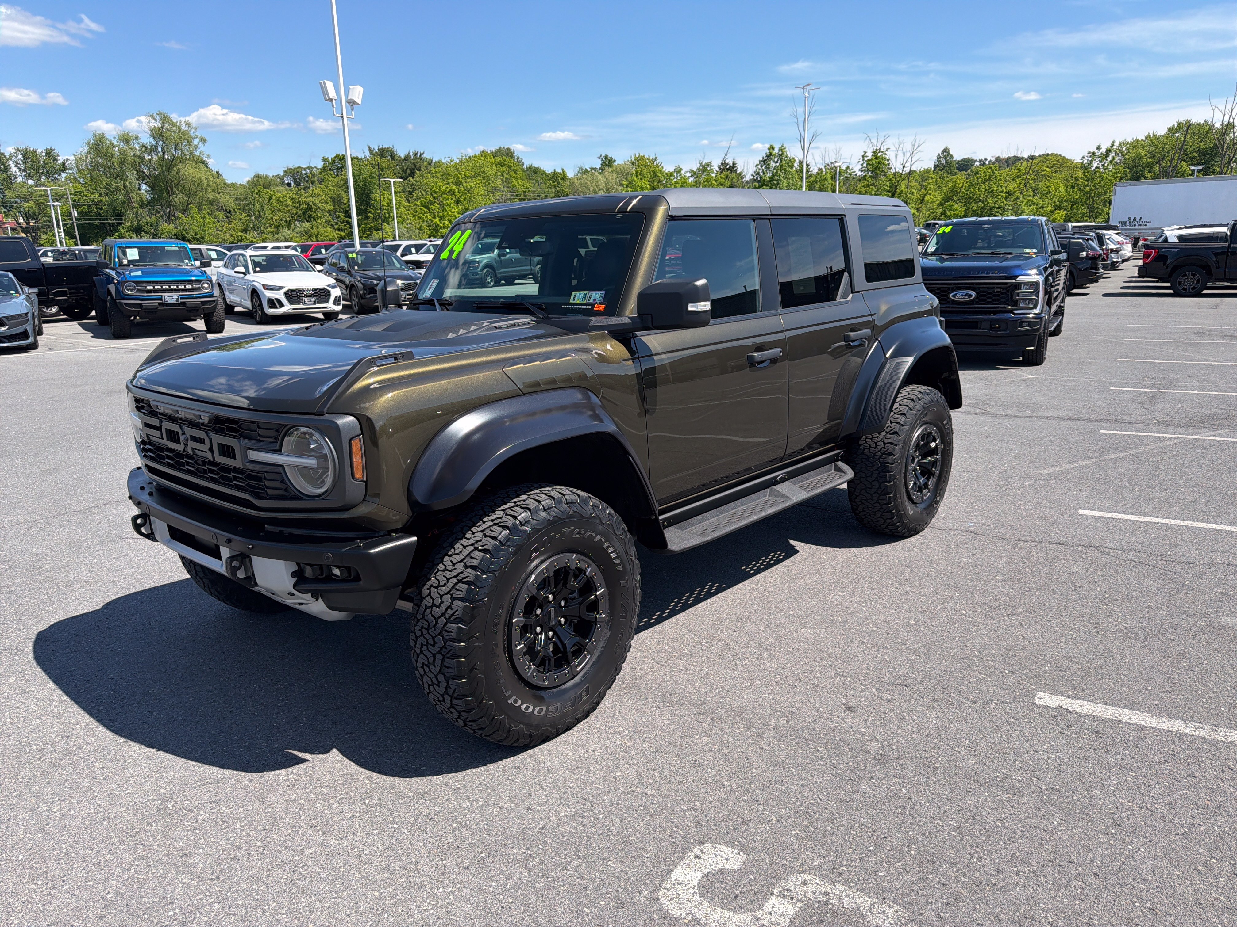 Certified 2024 Ford Bronco Raptor w/ Interior Carbon Fiber Pack 6 AWD/4WD image 8