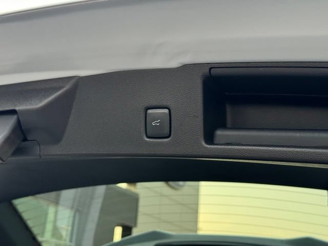 Certified 2025 Ford Escape ST-Line Select AWD/4WD image 44