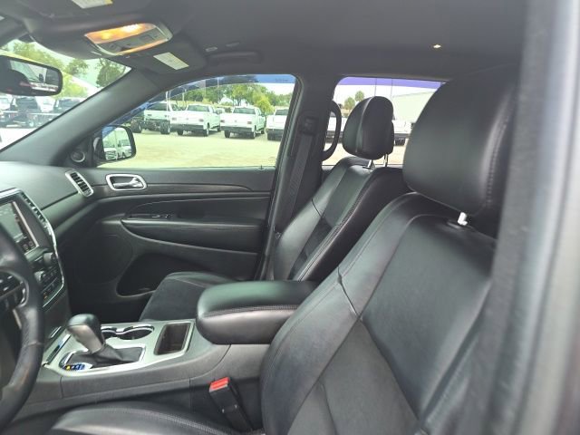 Used 2018 Jeep Grand Cherokee Altitude AWD/4WD image 8